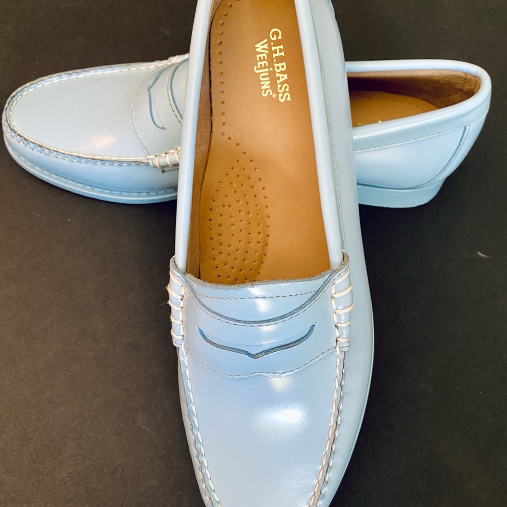 Bass Whitney leather loafers in Powder Blue, NW/oTags. Perfect for summer!